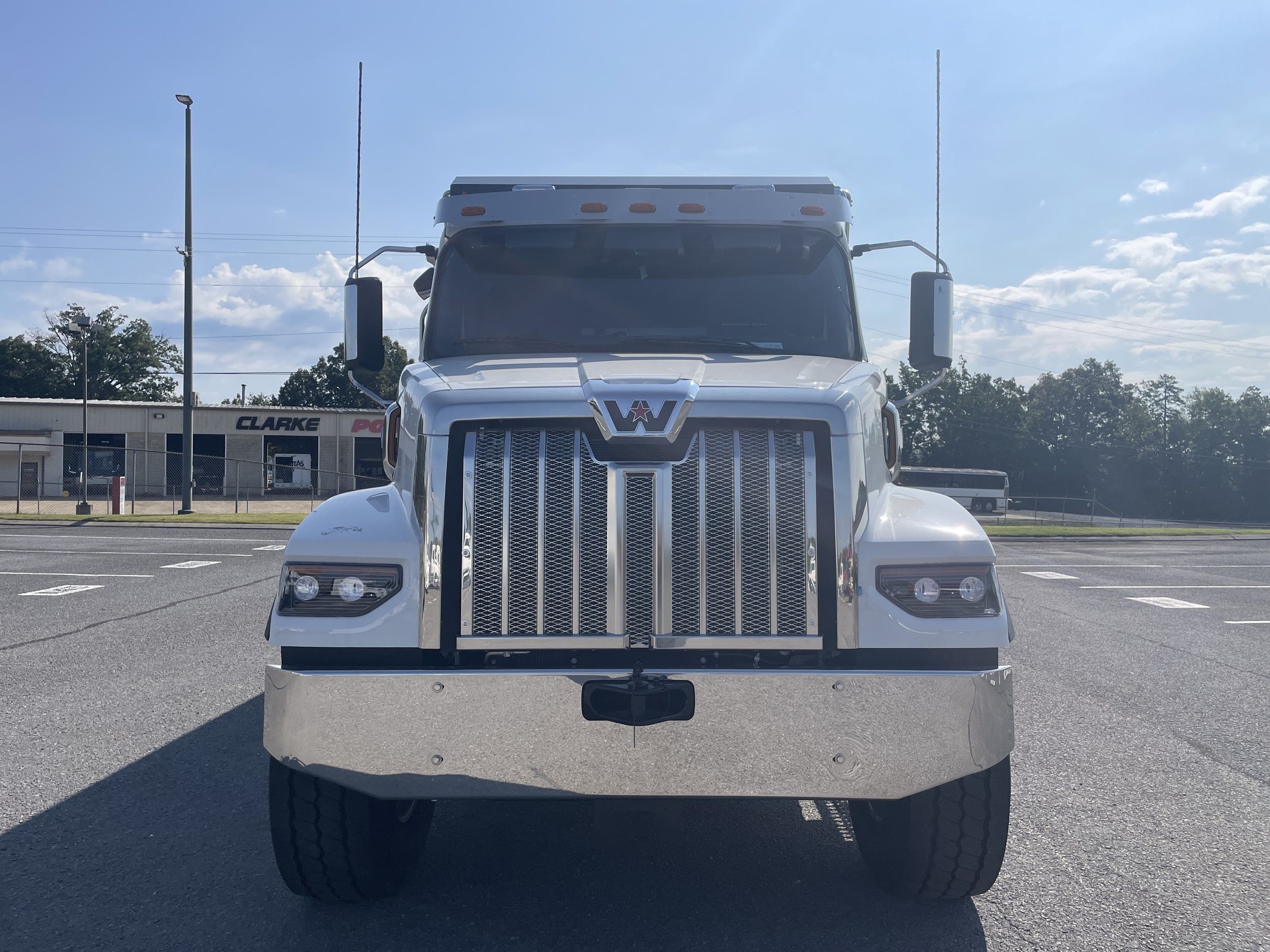 Used 2026 Western Star 47X for sale in Chattanooga — photo 2 of 2