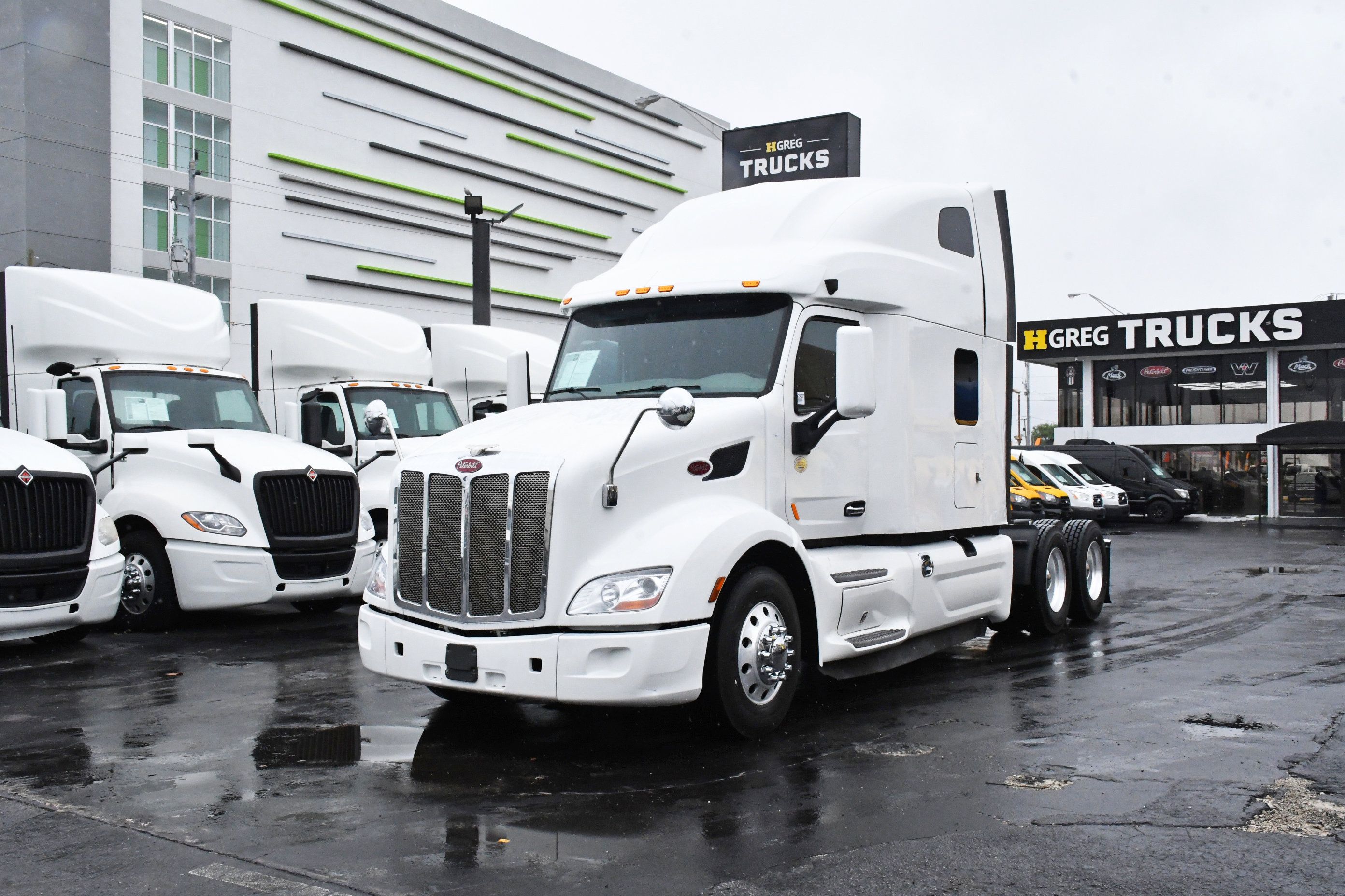 Used 2020 Peterbilt 579 for sale in Miami, FL — photo 1 of 2