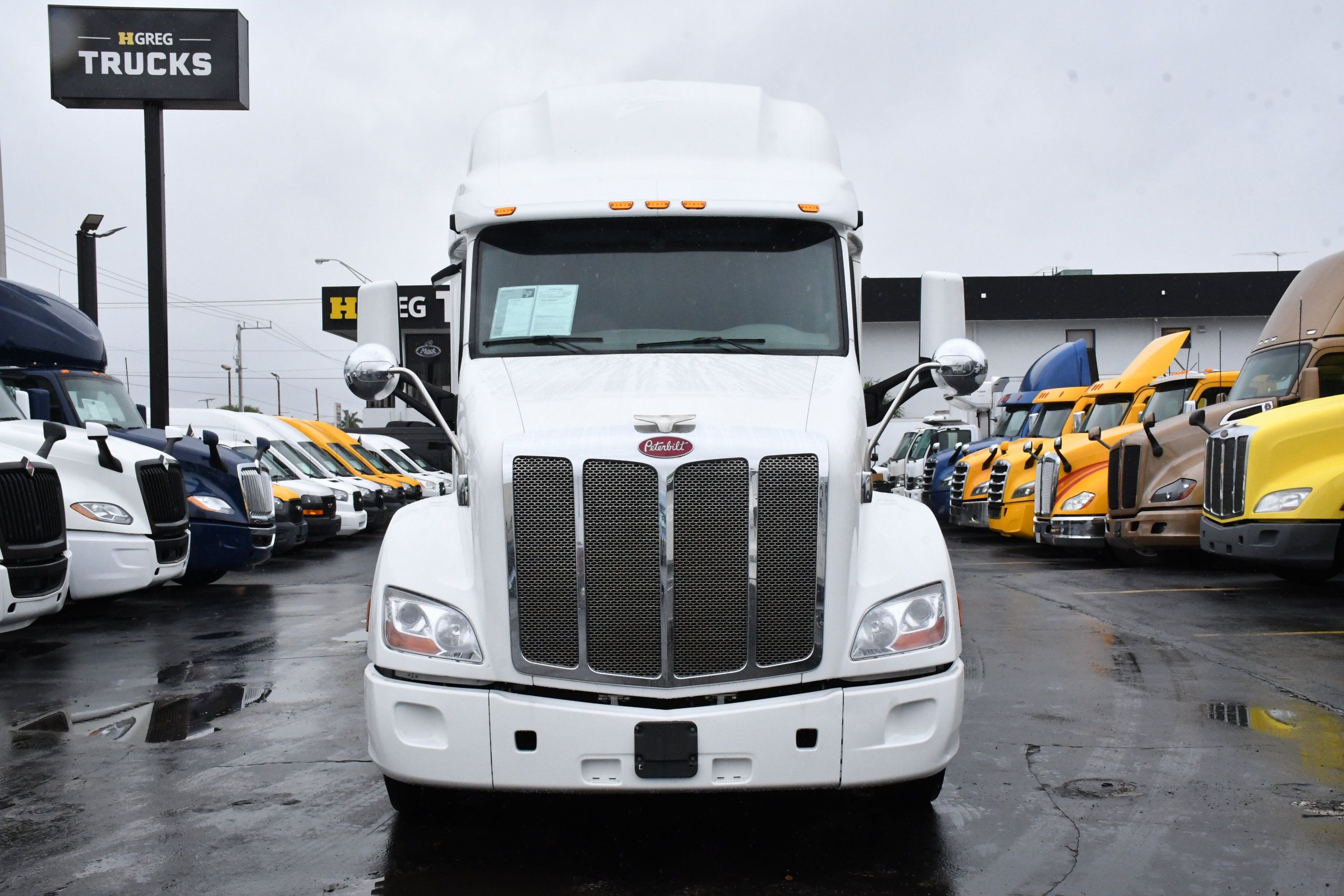 Used 2020 Peterbilt 579 for sale in Miami, FL — photo 2 of 2