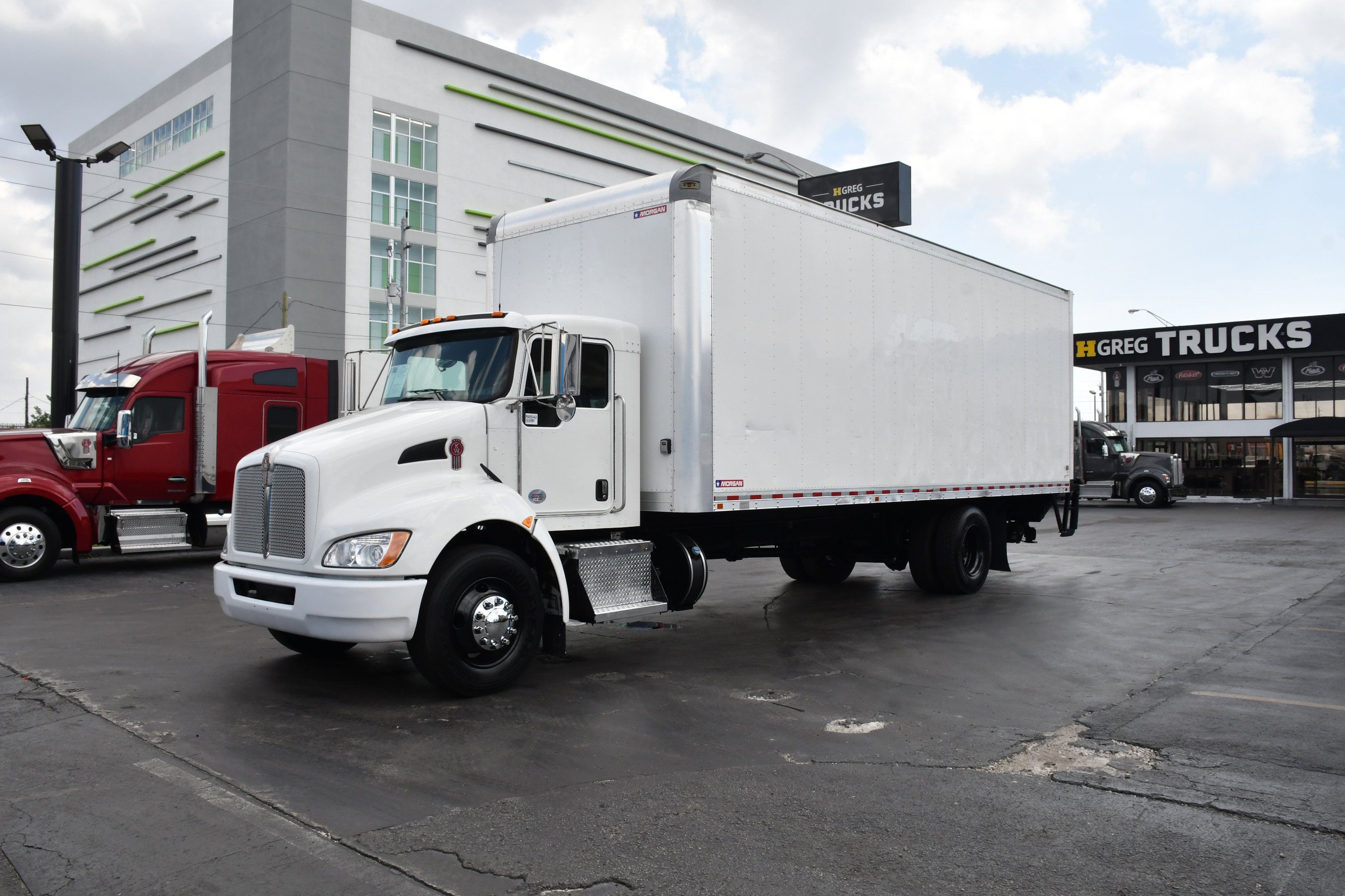 Used 2023 Kenworth T280 for sale in Miami, FL — photo 2 of 2