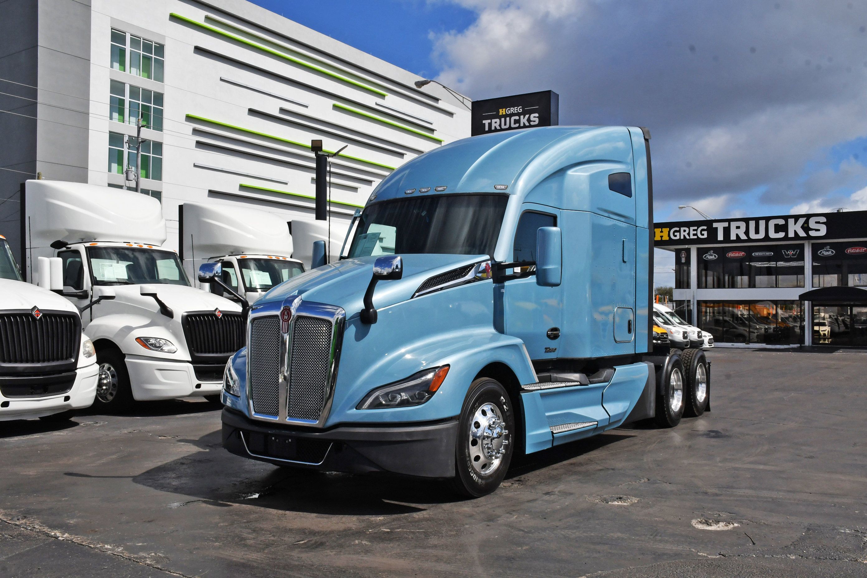 Used 2022 Kenworth T680 for sale in Miami, FL — photo 1 of 2