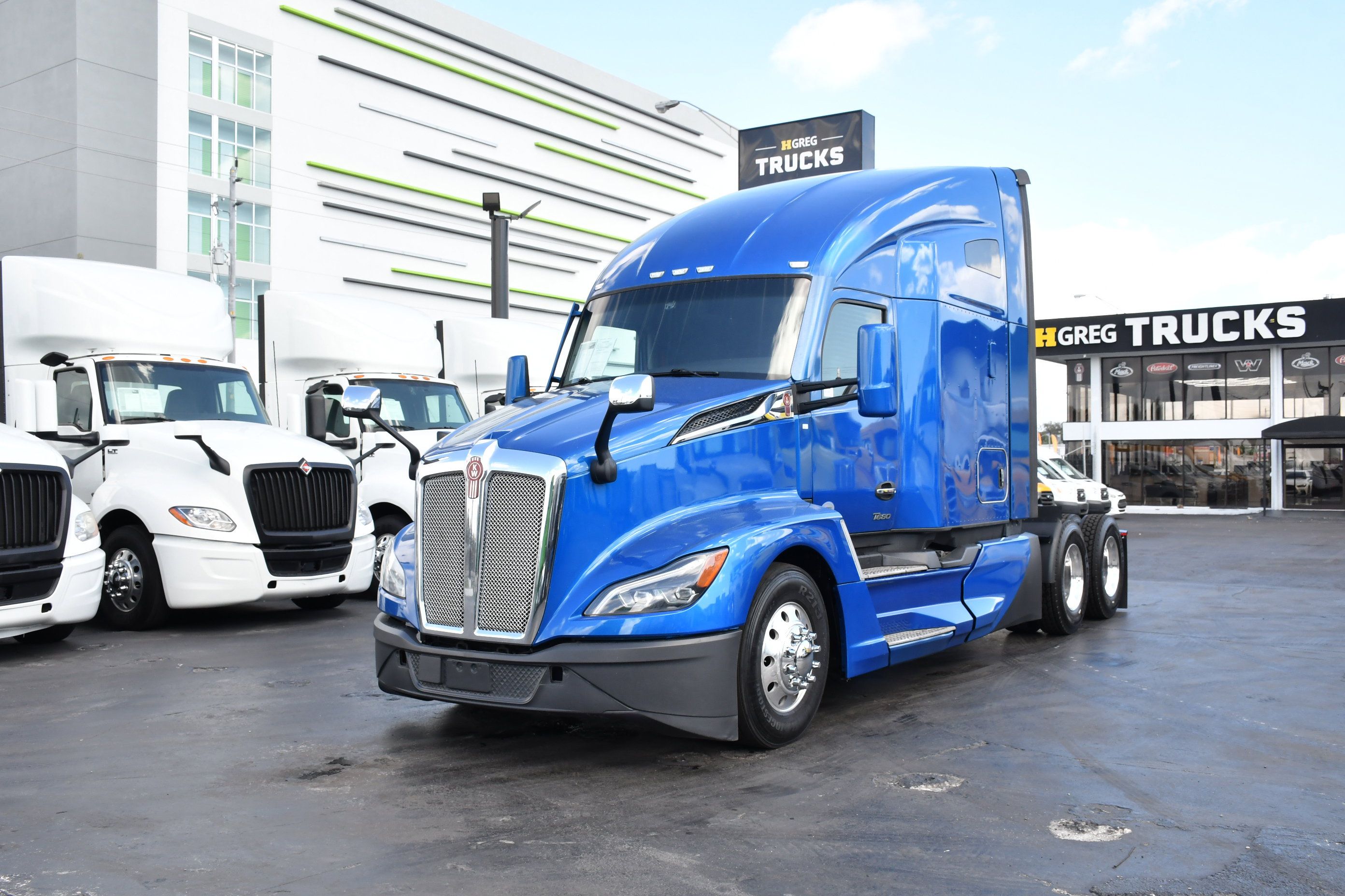 Used 2022 Kenworth T680 for sale in Miami, FL — photo 2 of 2
