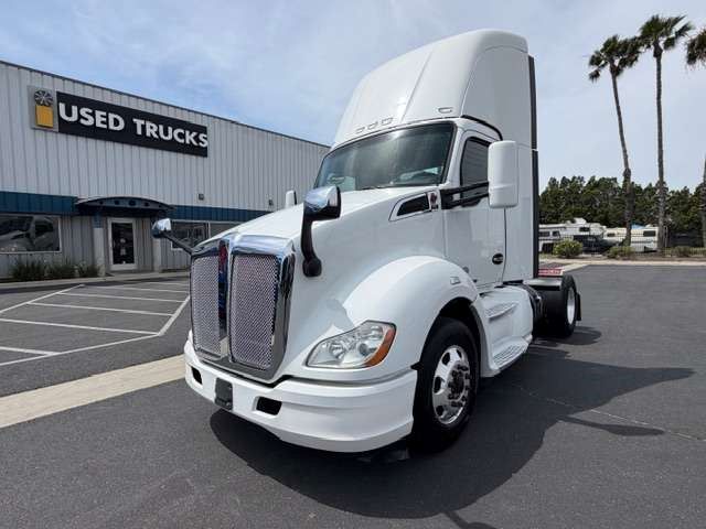 Used 2020 Kenworth T680 for sale in Fontana — photo 1 of 2