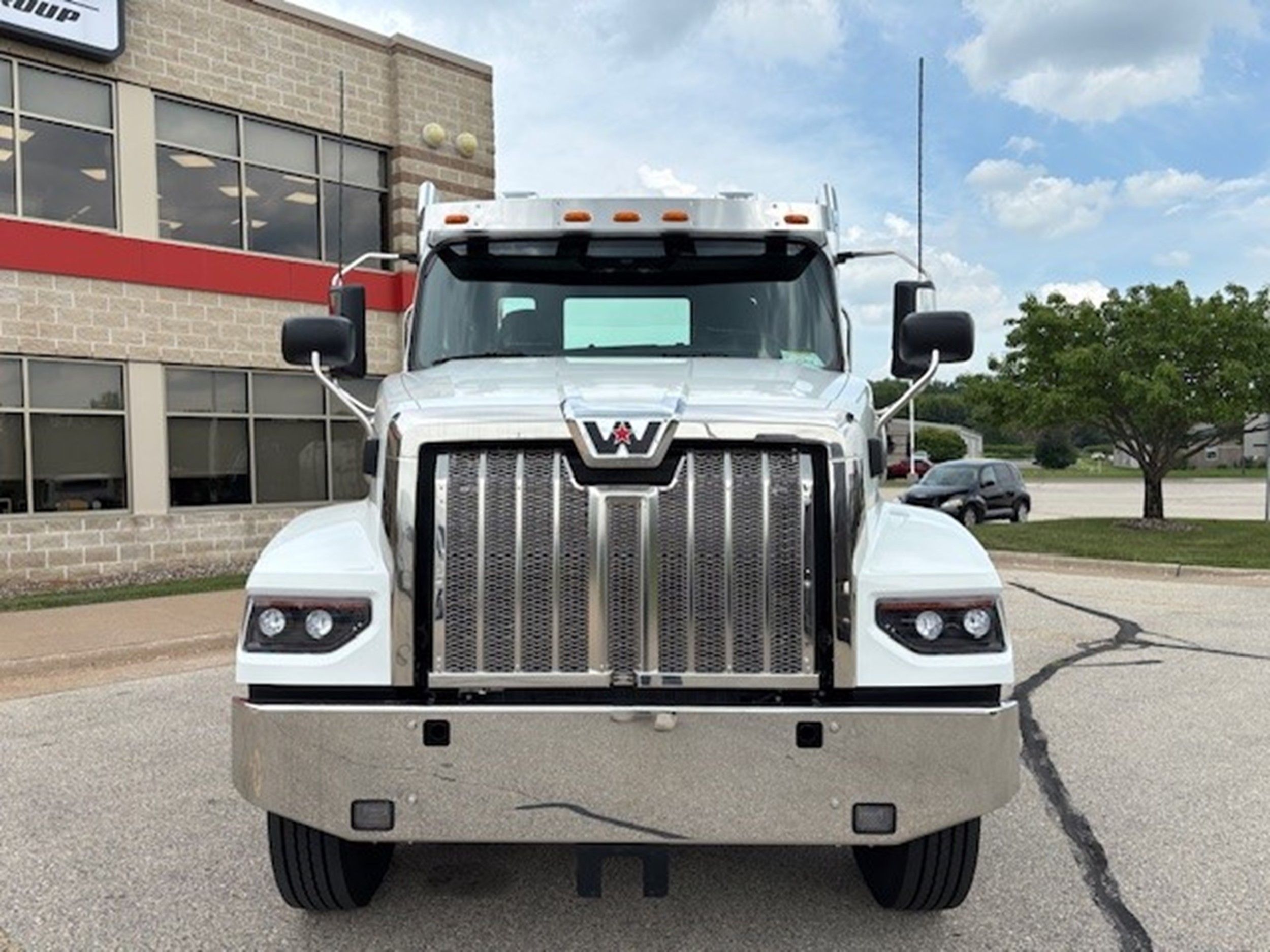 Used 2026 Western Star 49X for sale in La Crosse — photo 2 of 2