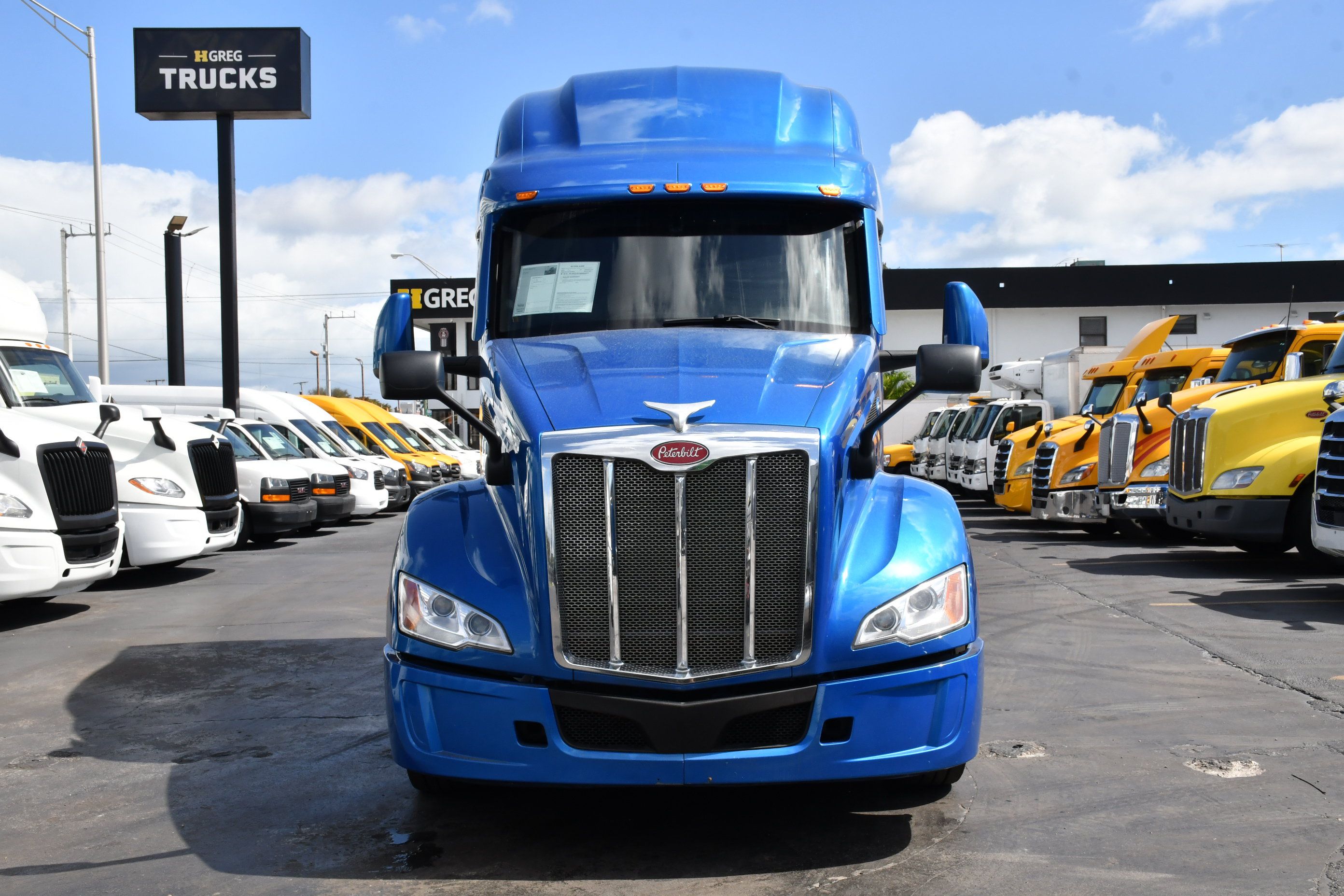 Used 2022 Peterbilt 579 for sale in Miami, FL — photo 2 of 2