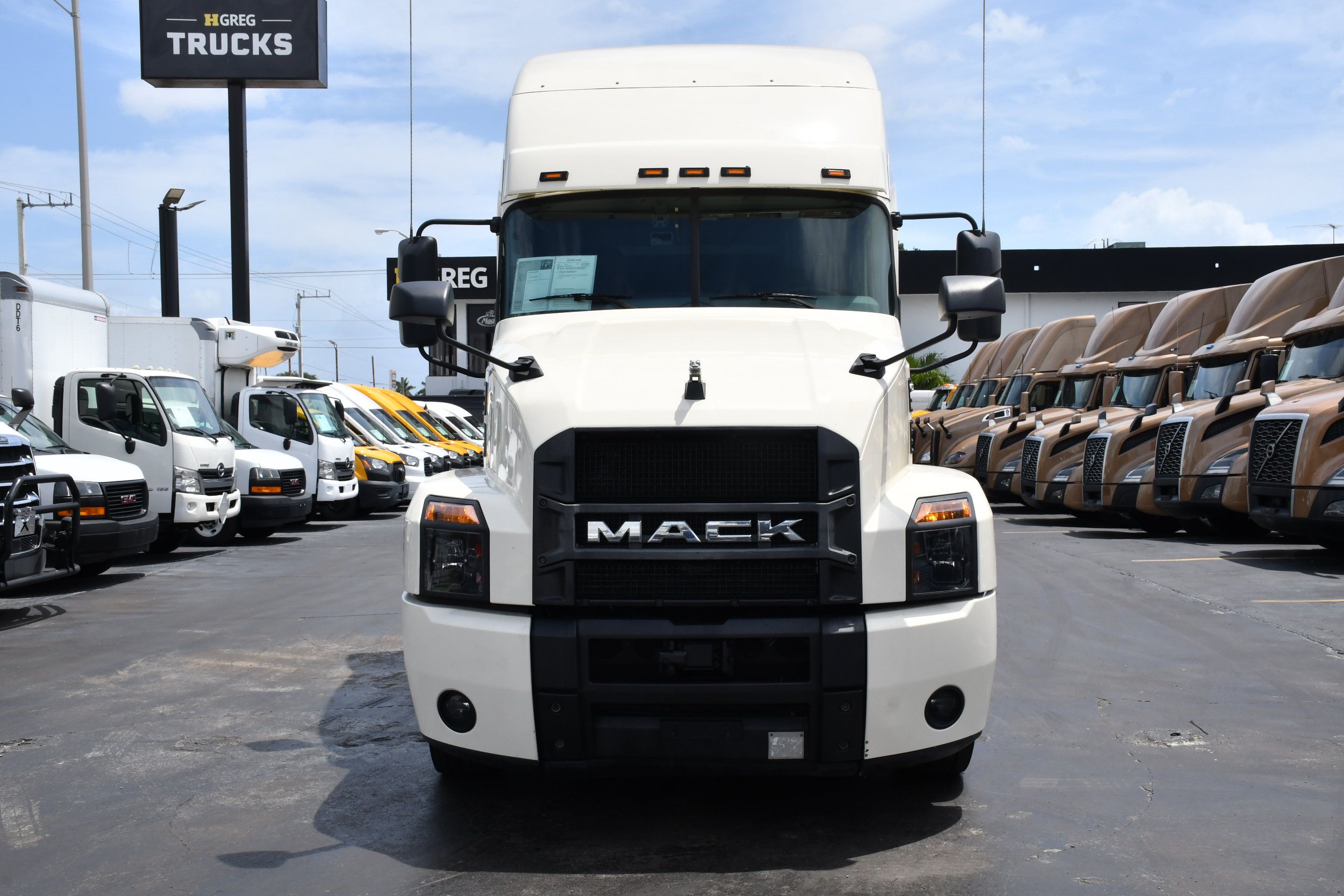 Used 2022 Mack ANTHEM for sale in Miami, FL — photo 2 of 2