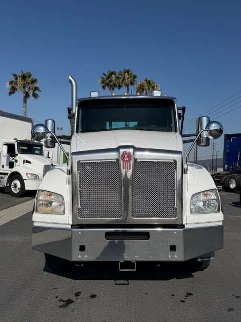 Used 2020 Kenworth T880 for sale in Fontana — photo 2 of 2