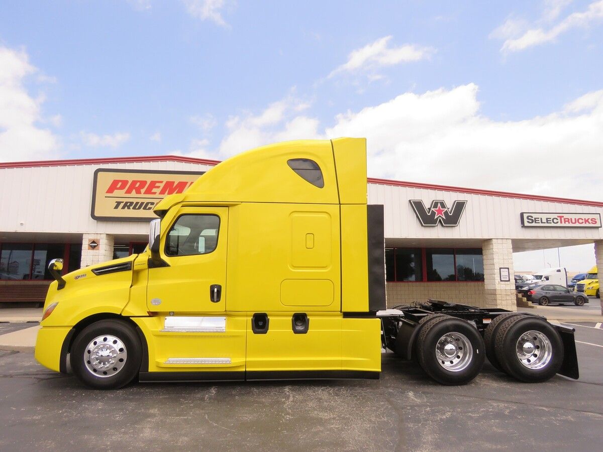Used 2024 Freightliner Cascadia for sale in Oklahoma City — photo 2 of 2