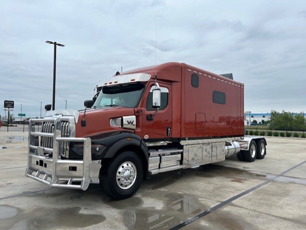Used 2025 Western Star 49x for sale in Fort Worth — photo 1 of 2