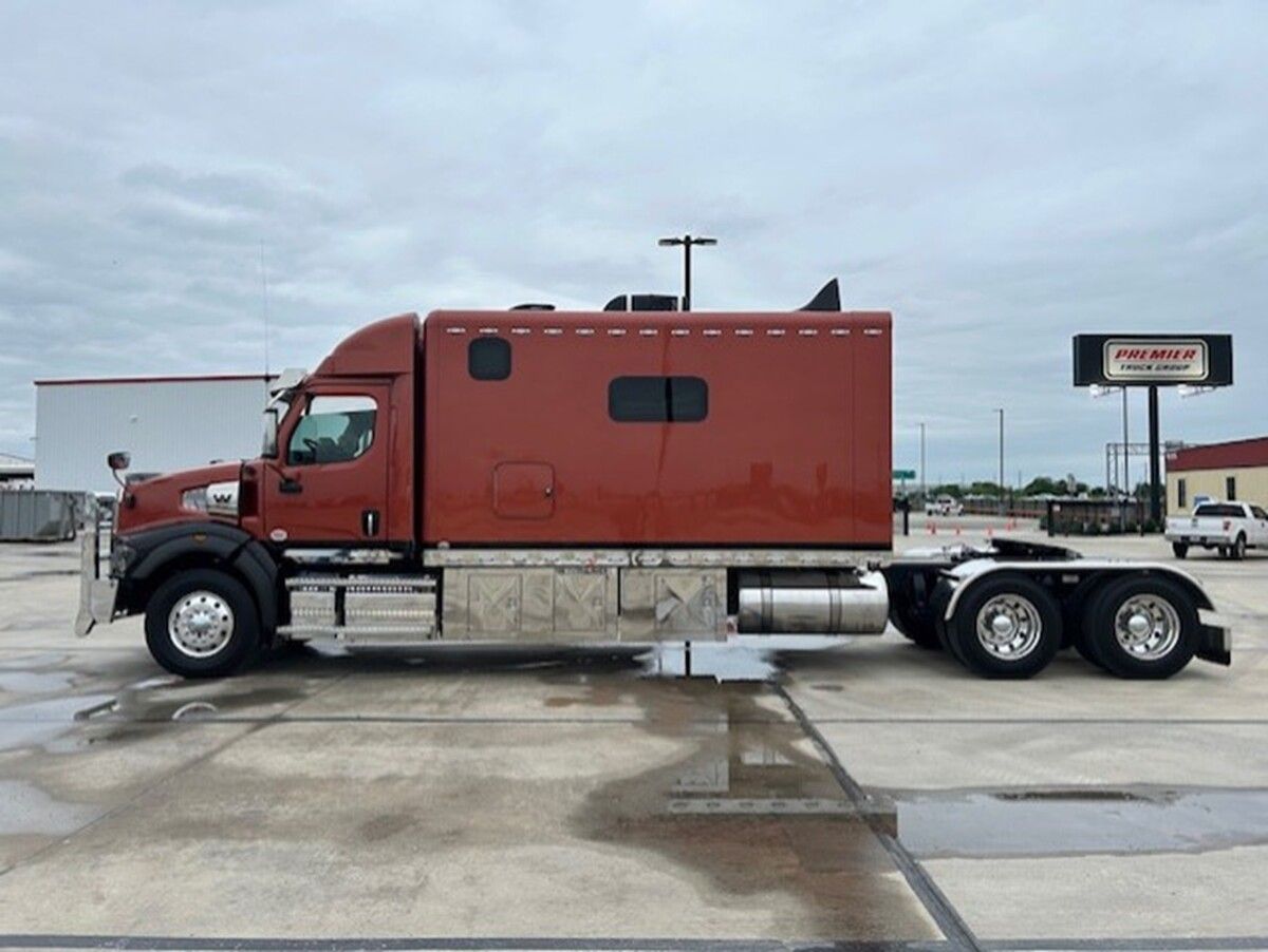 Used 2025 Western Star 49x for sale in Fort Worth — photo 2 of 2