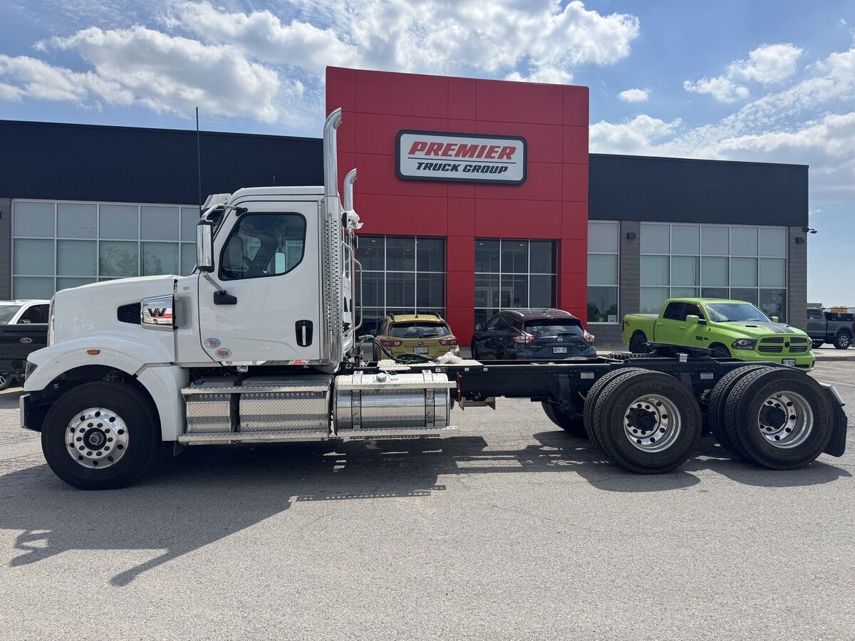 Used 2027 Western Star 49X for sale in London — photo 2 of 2
