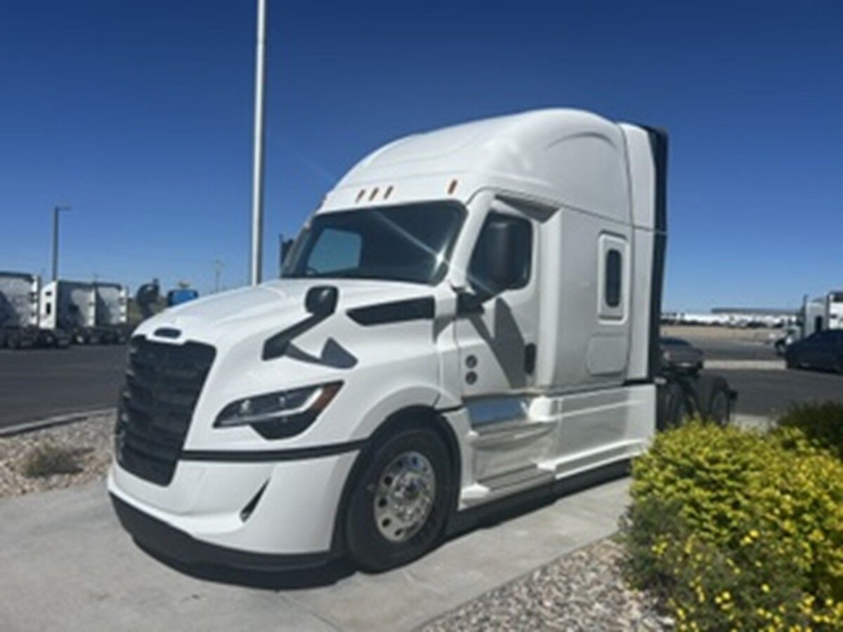 Used 2027 Freightliner PJ126SLP for sale in Idaho Falls — photo 1 of 2