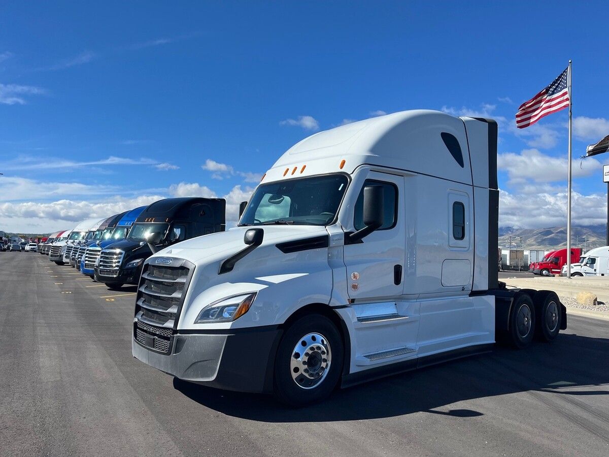 Used 2027 Freightliner Cascadia for sale in Salt Lake City — photo 1 of 2