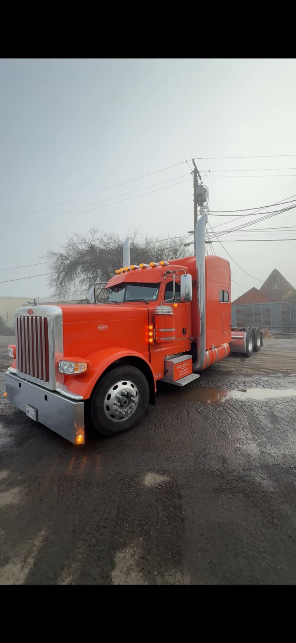 2023 Peterbilt 389