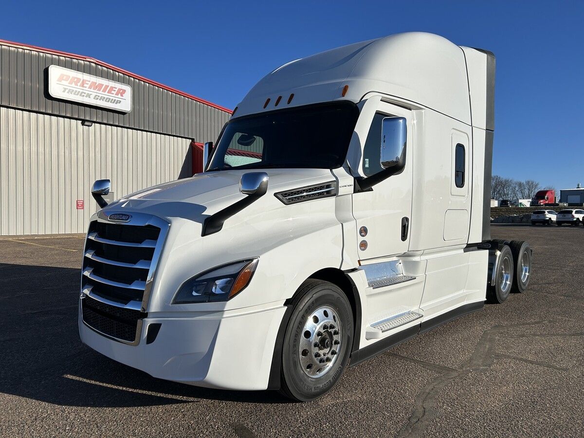 Used 2026 Freightliner Cascadia for sale in Eau Claire — photo 1 of 2