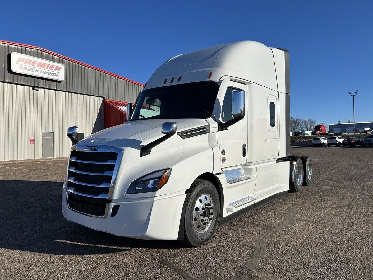 Used 2026 Freightliner Cascadia for sale in Eau Claire — photo 1 of 2