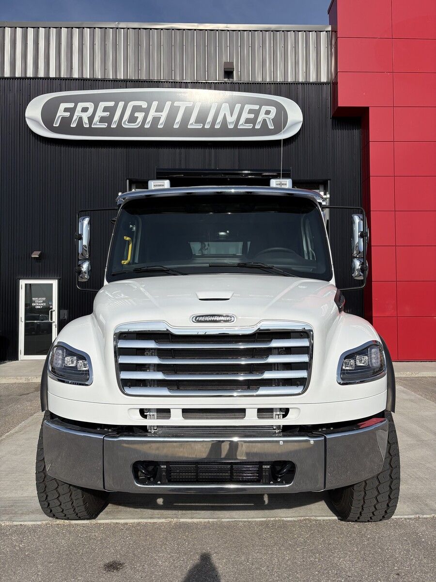 Used 2027 Freightliner M2 106 for sale in Winnipeg — photo 2 of 2