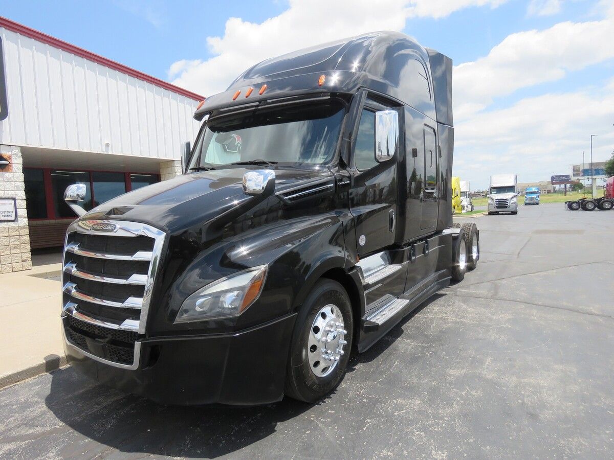 2022 Freightliner Cascadia