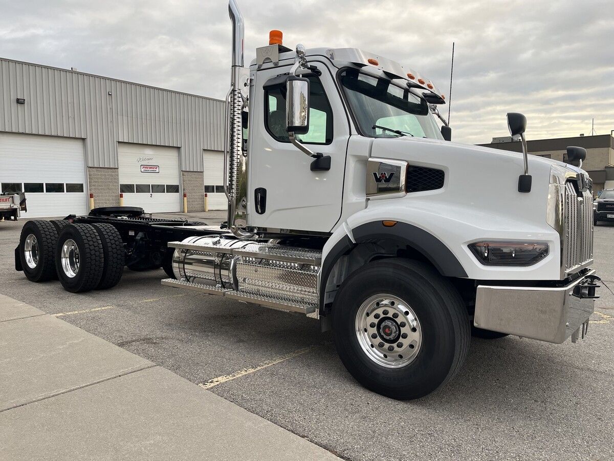 Used 2027 Western Star 49X for sale in Hamilton — photo 2 of 2