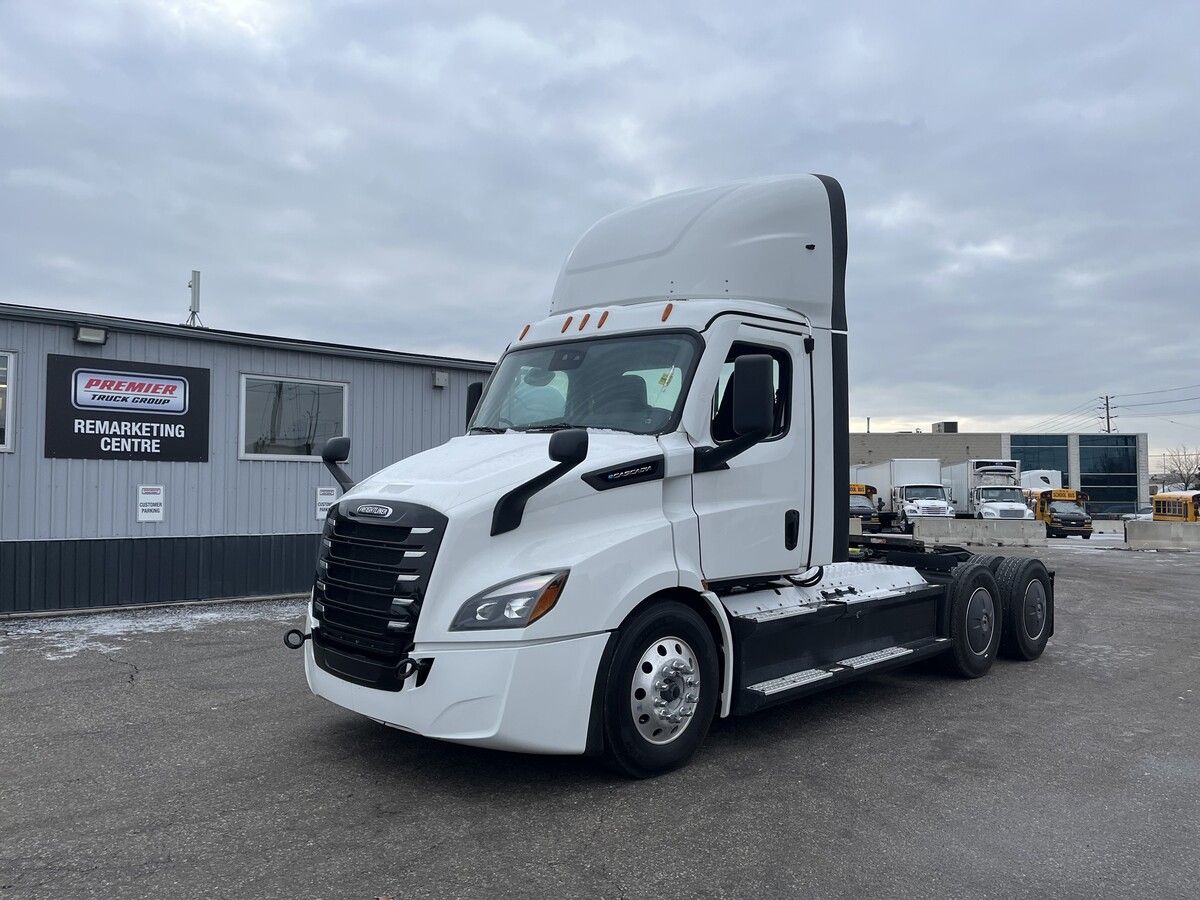 Used 2024 Freightliner eCascadia for sale in Mississauga — photo 1 of 2