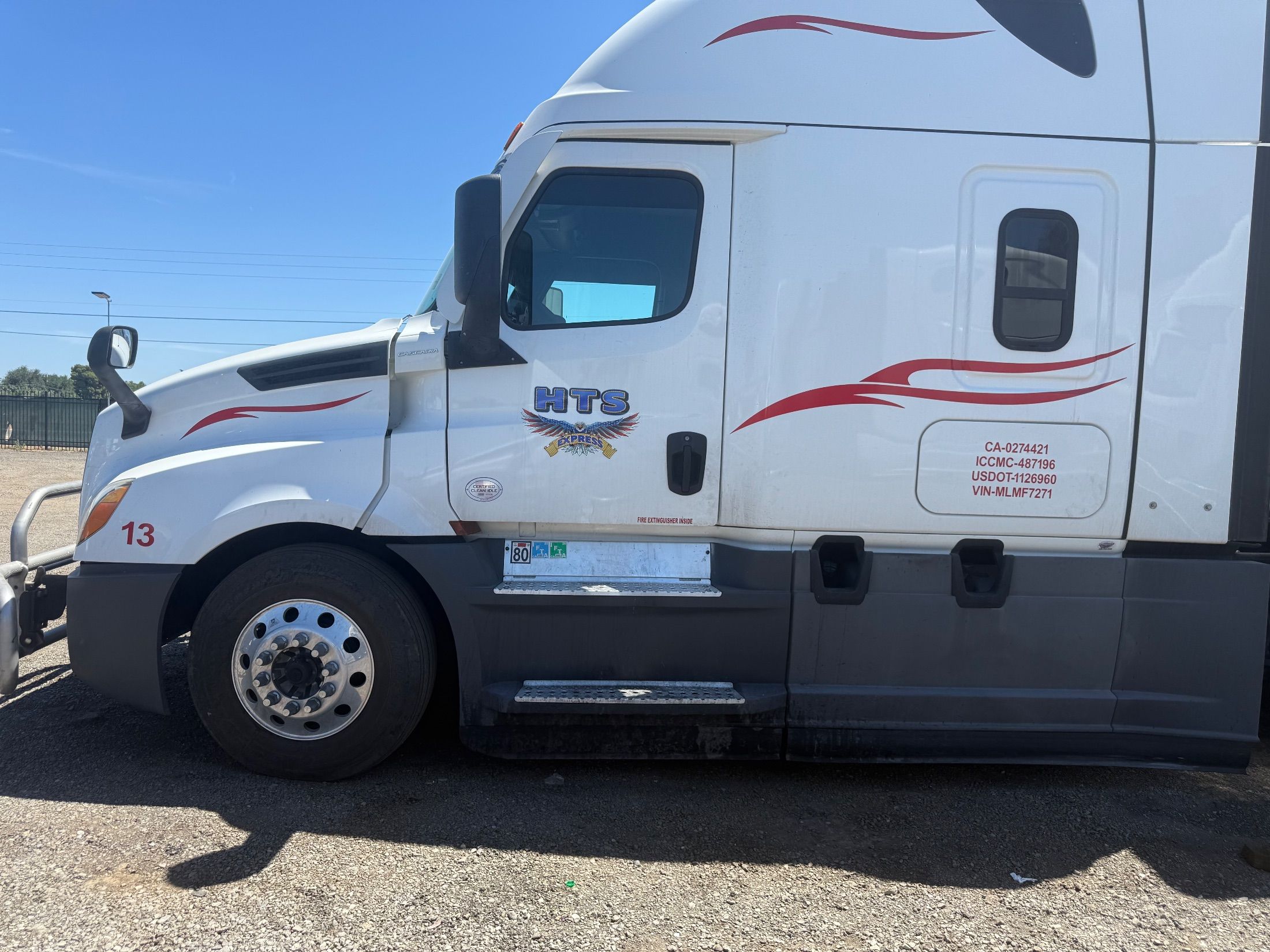 Used 2021 Freightliner Cascadia for sale in Fresno Ca — photo 2 of 2