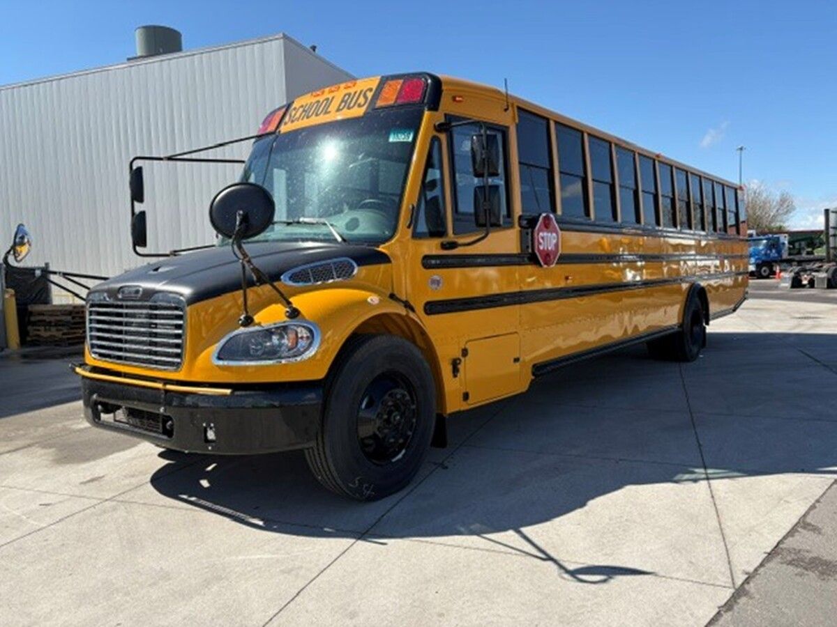 Used 2027 Thomas Bus Saf-T-Liner for sale in Mississauga — photo 1 of 2