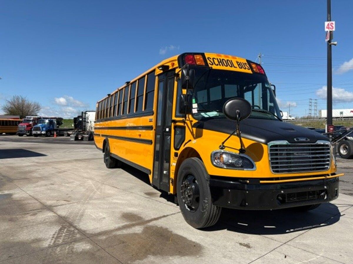 Used 2027 Thomas Bus Saf-T-Liner for sale in Mississauga — photo 2 of 2