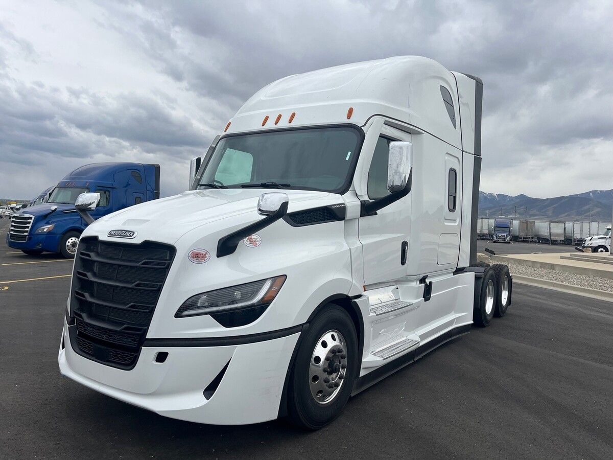 Used 2027 Freightliner PJ126SLP for sale in Salt Lake City — photo 1 of 2