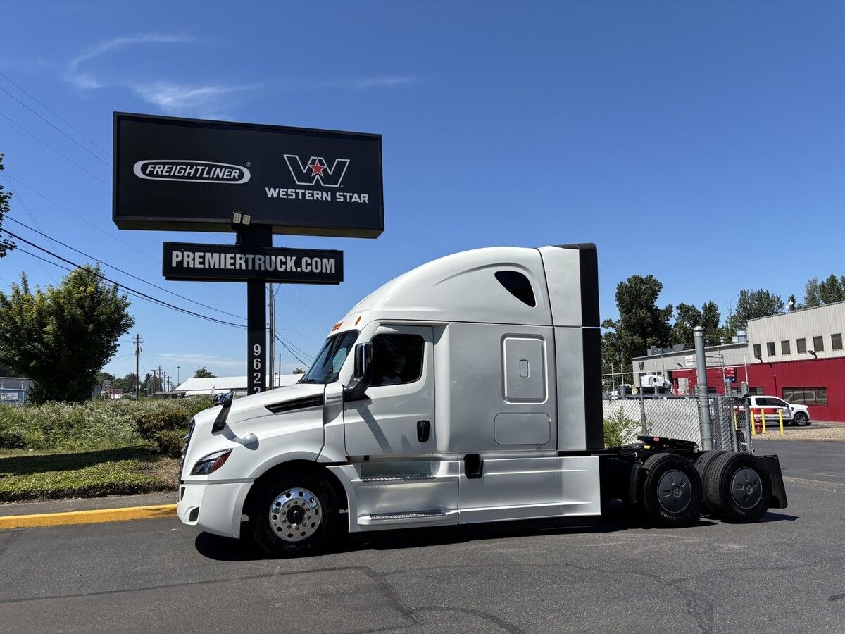Used 2027 Freightliner Cascadia for sale in Portland — photo 1 of 2