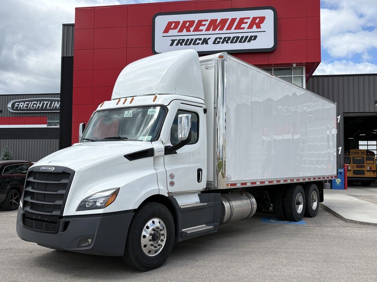 Used 2026 Freightliner Cascadia for sale in Steinbach — photo 1 of 2