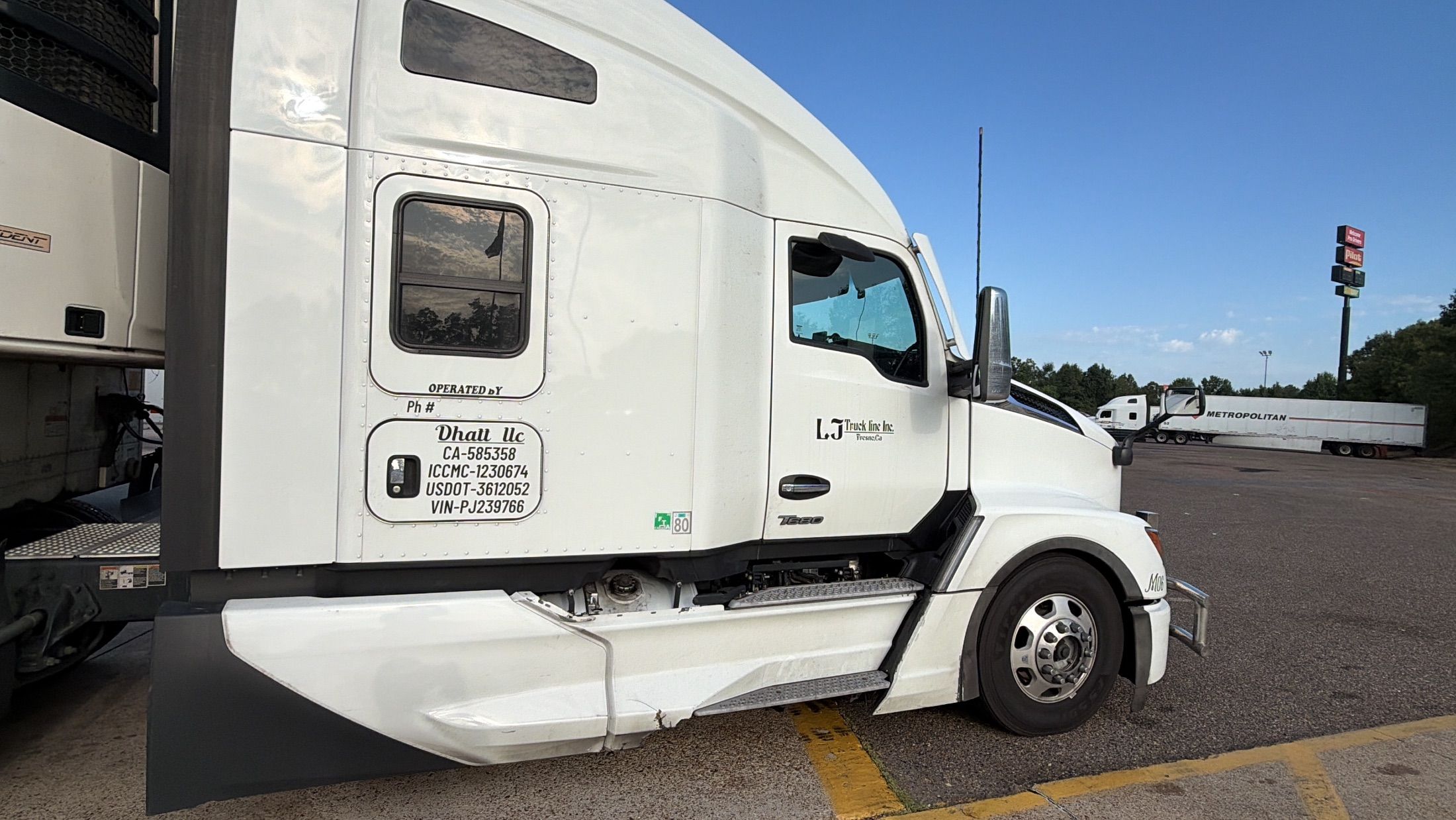 Used 2023 Kenworth T680 for sale in Fresno CA — photo 2 of 2