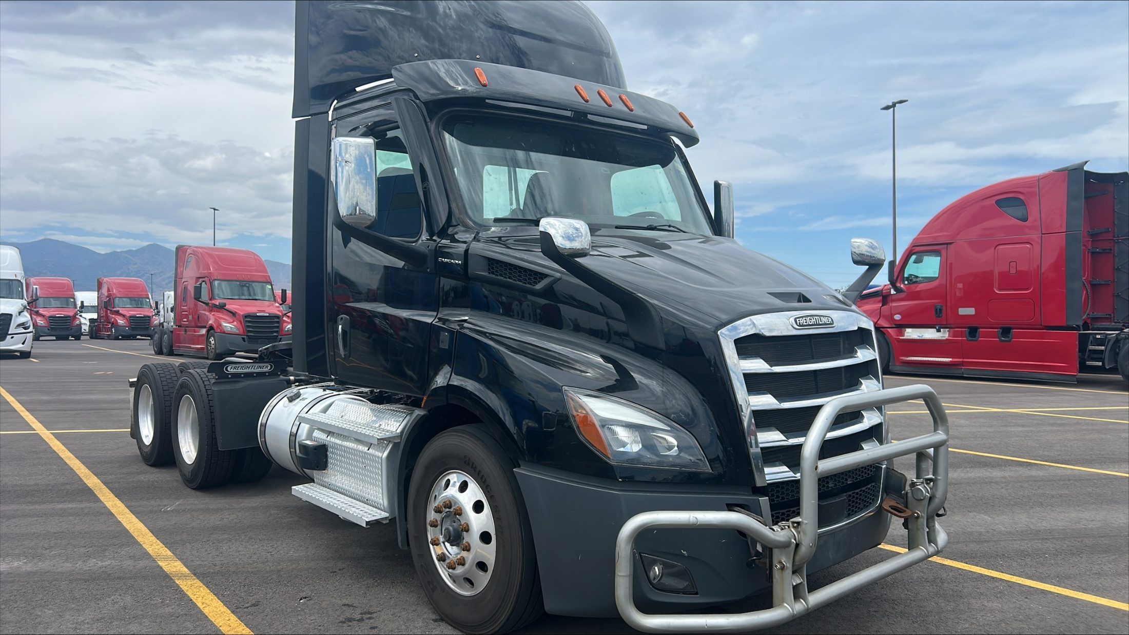 Used 2023 Freightliner PE116DC for sale — photo 2 of 2
